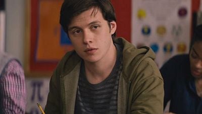 Imagem da notícia Com Amor, Simon: Adaptação de 'Simon vs. A Agenda Homo Sapiens' ganha trailer legendado