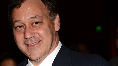 Imagem da notícia Kingkiller Chronicle: Sam Raimi negocia para dirigir adaptação de A Crônica do Matador de Rei