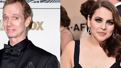 Imagem da notícia Doug Jones e Beanie Feldstein, de Lady Bird, entram para a série de O Que Fazemos nas Sombras