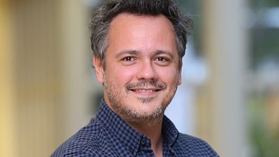 Imagem da notícia Médium mineiro será tema de cinebiografia com Danton Mello e  Juliana Paes