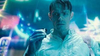 Imagem da notícia Altered Carbon: Série da Netflix registra queda progressiva de audiência