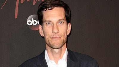 Criador de How to Get Away With Murder, Pete Nowalk renova contrato de produção com a ABC 