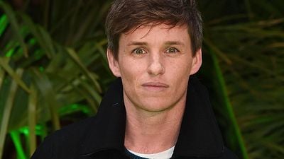 Imagem da notícia Eddie Redmayne comenta a morte de Stephen Hawking