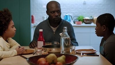 Imagem da notícia Uma Temporada na França: Veja o trailer do drama exibido no Festival de Toronto (Exclusivo)