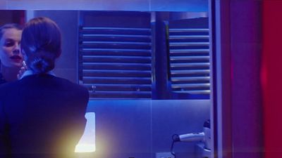 Imagem da notícia Aeromoça se desilude com o amor no trailer do romance Uma Escala Em Paris (Exclusivo)