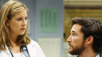 Imagem da notícia Noah Wyle se declara culpado pelo casal Carter e Lucy nunca ter ido adiante em ER