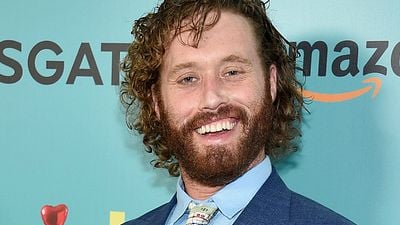 Imagem da notícia T.J. Miller, ator de Deadpool e Silicon Valley, é preso por dar alarme falso sobre suposta bomba