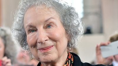 Imagem da notícia Margaret Atwood, autora de The Handmaid's Tale, acha que Star Wars inspirou o ataque às Torres Gêmeas de 11 de setembro