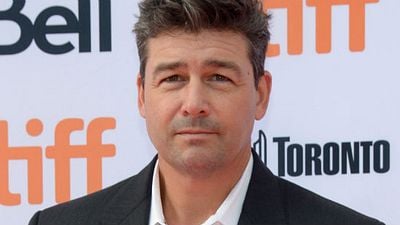 Catch-22: Kyle Chandler vai substituir George Clooney como protagonista da minissérie