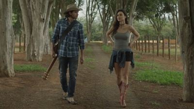 Gabriel Sater e Thaila Ayala vivem amor sertanejo em Coração de Cowboy. Confira o cartaz (Exclusivo)