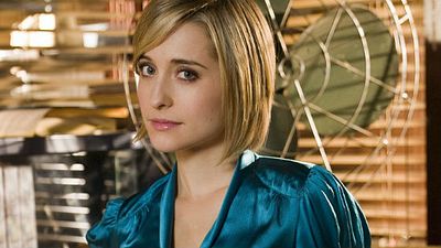 Imagem da notícia Allison Mack, de Smallville, é presa por suposto envolvimento com tráfico sexual