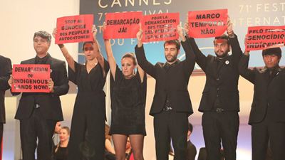 Festival de Cannes 2018: Equipe de drama brasileiro faz protesto por demarcação das terras indígenas no evento
