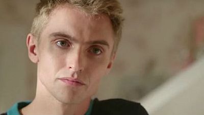 Imagem da notícia Riverdale: Chic retorna na terceira temporada