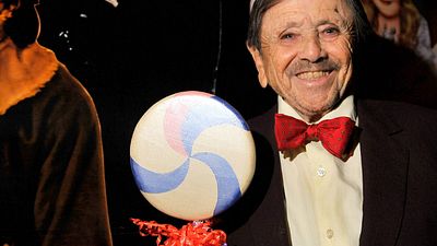 Imagem da notícia Morre Jerry Maren, munchkin de O Mágico de Oz, aos 98 anos
