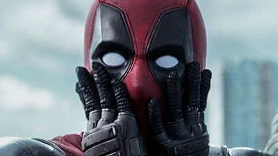 Imagem da notícia Homem vestido de Deadpool saca arma em ônibus e assusta passageiros no Rio de Janeiro