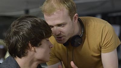 Imagem da notícia Diretor cego completa longa-metragem estrelado por Billy Zane