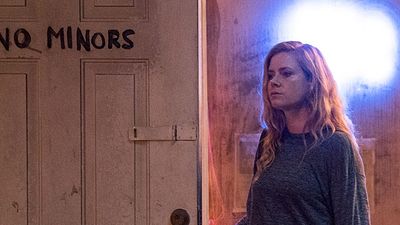 Imagem da notícia Sharp Objects: Gillian Flynn não descarta possibilidade de segunda temporada