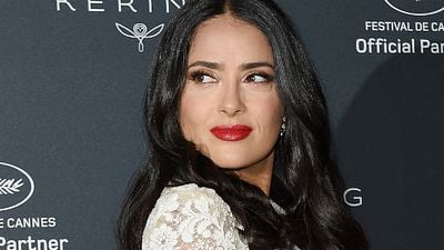 Imagem da notícia Salma Hayek vai produzir série mexicana na Netflix