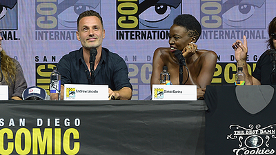 Imagem da notícia Comic-Con 2018: Despedida de Andrew Lincoln emociona a todos no painel de The Walking Dead
