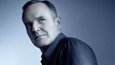 Imagem da notícia Comic-Con 2018: Clark Gregg vai dirigir episódio da nova temporada de Agents of S.H.I.E.L.D.