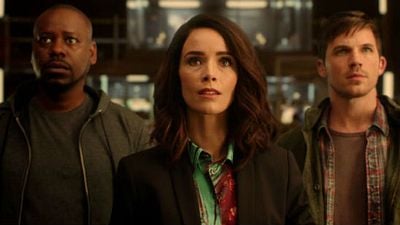 E lá vamos nós de novo! Timeless ganhará episódio final após cancelamento