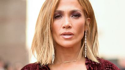 Imagem da notícia Jennifer Lopez vai liderar grupo de ex-strippers vingativas em Hustlers