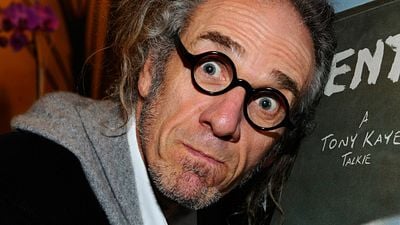 Imagem da notícia Tony Kaye, diretor de A Outra História Americana, vai treinar robô para ser o protagonista de seu próximo filme