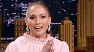 Imagem da notícia Jennifer Lopez desabafa sobre comédias românticas: "As pessoas precisam delas!"