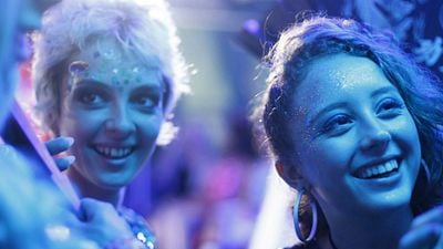 Imagem da notícia Luna: Veja o pôster do drama dirigido por Cris Azzi (Exclusivo)