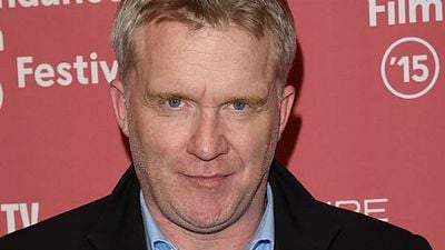 Imagem da notícia Riverdale terá participação de (outro!) ator de Clube dos Cinco