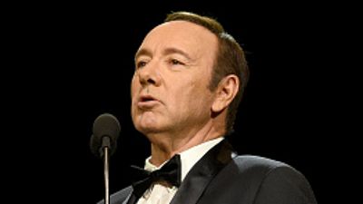 Imagem da notícia Kevin Spacey é investigado por novo caso de assédio sexual
