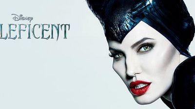 Imagem da notícia Malévola 2: Diretor comemora fim das filmagens com foto da equipe reunida no imenso castelo