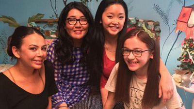 Imagem da notícia Para Todos os Garotos que Já Amei: Autora dos livros, Jenny Han apareceu no romance e você nem percebeu!