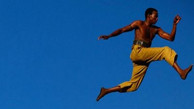 Imagem da notícia Besouro: Rede Globo desenvolve série com super-herói negro