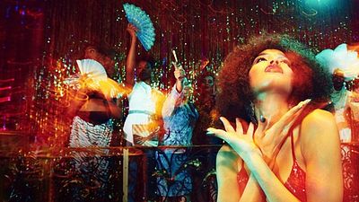 Imagem da notícia Pose: "Queríamos subverter os clichês envolvendo a comunidade queer", conta autor da série (Entrevista)