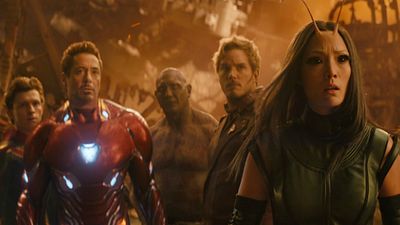 Imagem da notícia Vingadores 4: Nova foto do elenco sugere retorno de personagem