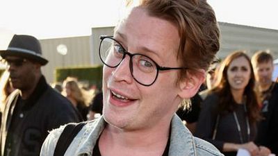 Imagem da notícia Macaulay Culkin pede papel em Animais Fantásticos 3 para J.K. Rowling