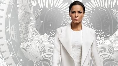 Imagem da notícia Queen of the South: Série estrelada por Alice Braga é renovada para quarta temporada