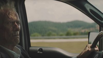 Imagem da notícia The Mule: Clint Eastwood foge da polícia com uma tonelada de drogas no primeiro trailer de seu novo suspense