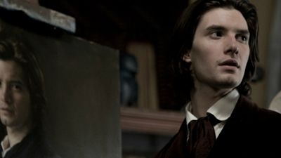 Imagem da notícia CW desenvolve série com versão feminina de Dorian Gray