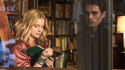 Imagem da notícia Você: Thriller com astros de Gossip Girl e Pretty Little Liars ganha data de estreia na Netflix