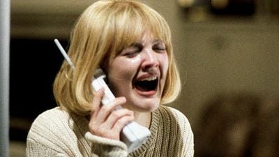 Imagem da notícia Besteiras que cansamos de ver personagens fazendo em filmes de terror