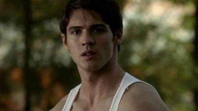 Imagem da notícia Legacies: Veja a foto do retorno de Jeremy Gilbert, de The Vampire Diaries