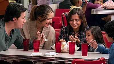 Imagem da notícia De Repente uma Família: Comédia com Mark Wahlberg e Rose Byrne ganha nova cena (Exclusivo)