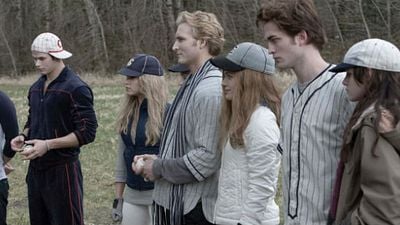 Imagem da notícia Crepúsculo: Atores revelam como foi feita a cena do baseball com vampiros