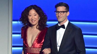 Globo de Ouro 2019: Sandra Oh e Andy Samberg vão apresentar a premiação