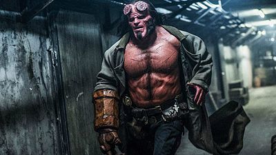 Imagem da notícia Hellboy: Nova foto traz o demônio rubro no estilo "tiro, porrada e bomba"