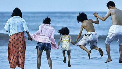 Imagem da notícia Assunto de Família: Drama japonês premiado no Festival de Cannes ganha novo clipe (Exclusivo)