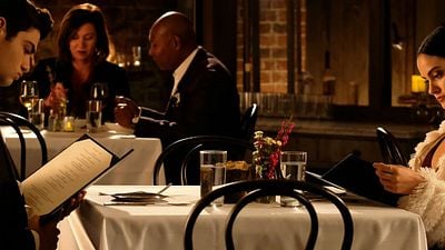 Imagem da notícia Noah Centineo e Camila Mendes namoram de mentirinha nas fotos de The Perfect Date