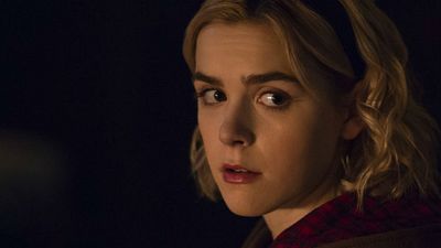 Imagem da notícia Deixe a Neve Cair: Romance de John Green escala Kiernan Shipka, de O Mundo Sombrio de Sabrina